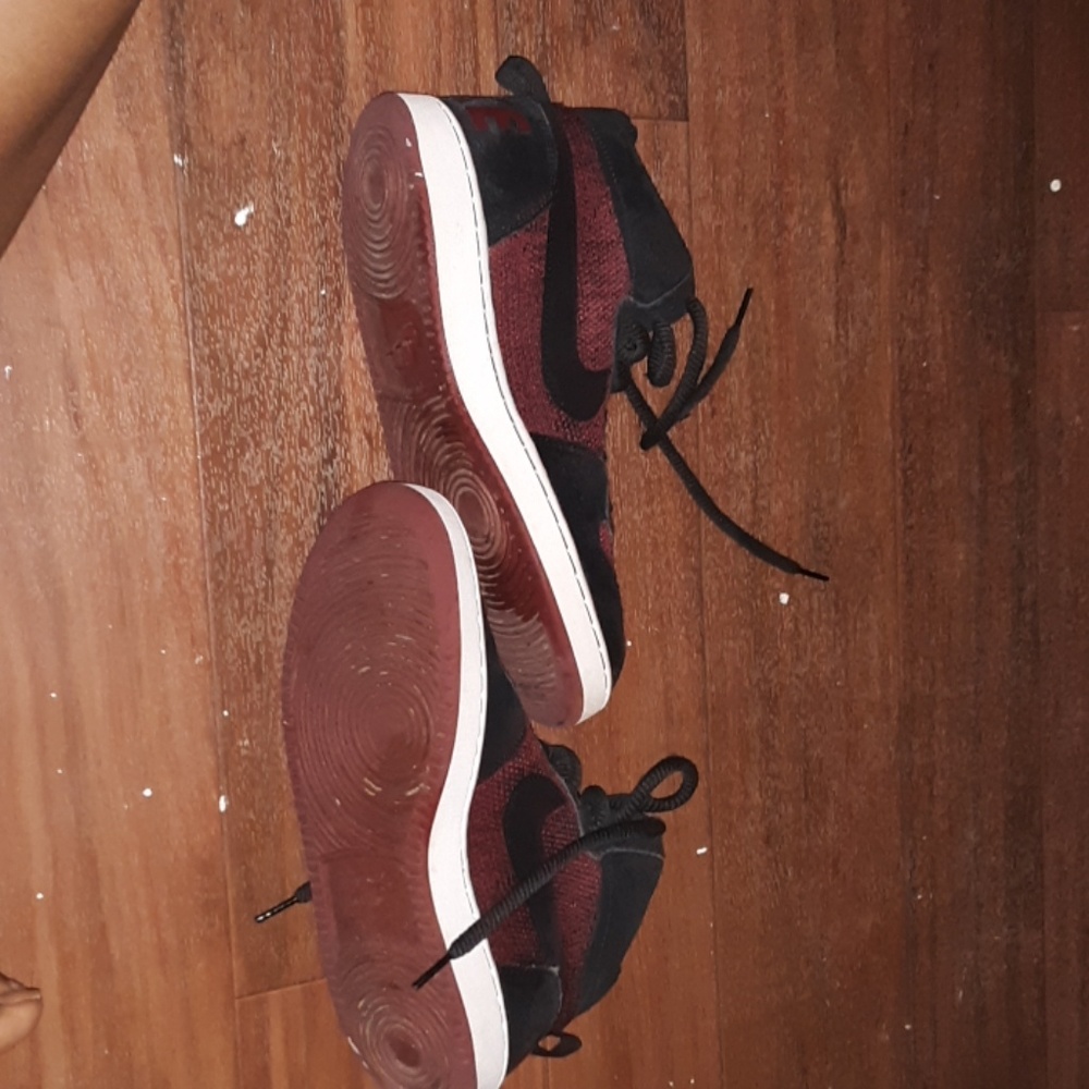 Shoes - Picture 3 of 4